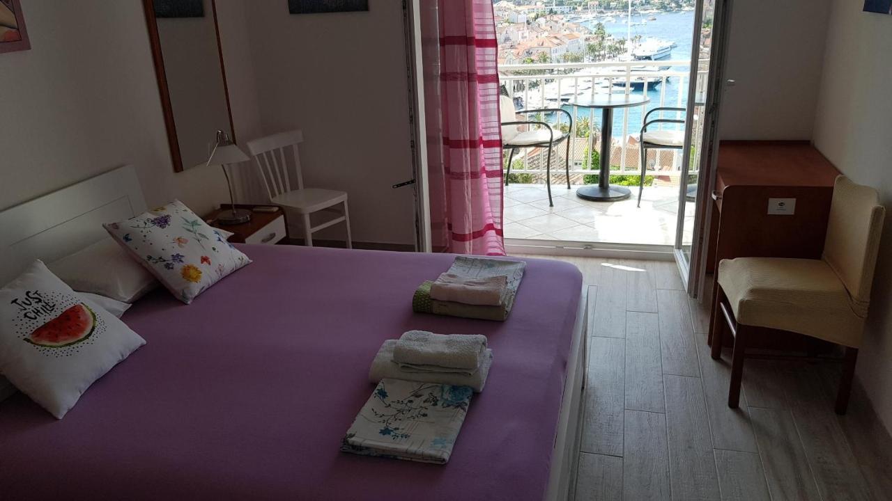 Apartments Boćin Rosso Hvar Town Esterno foto