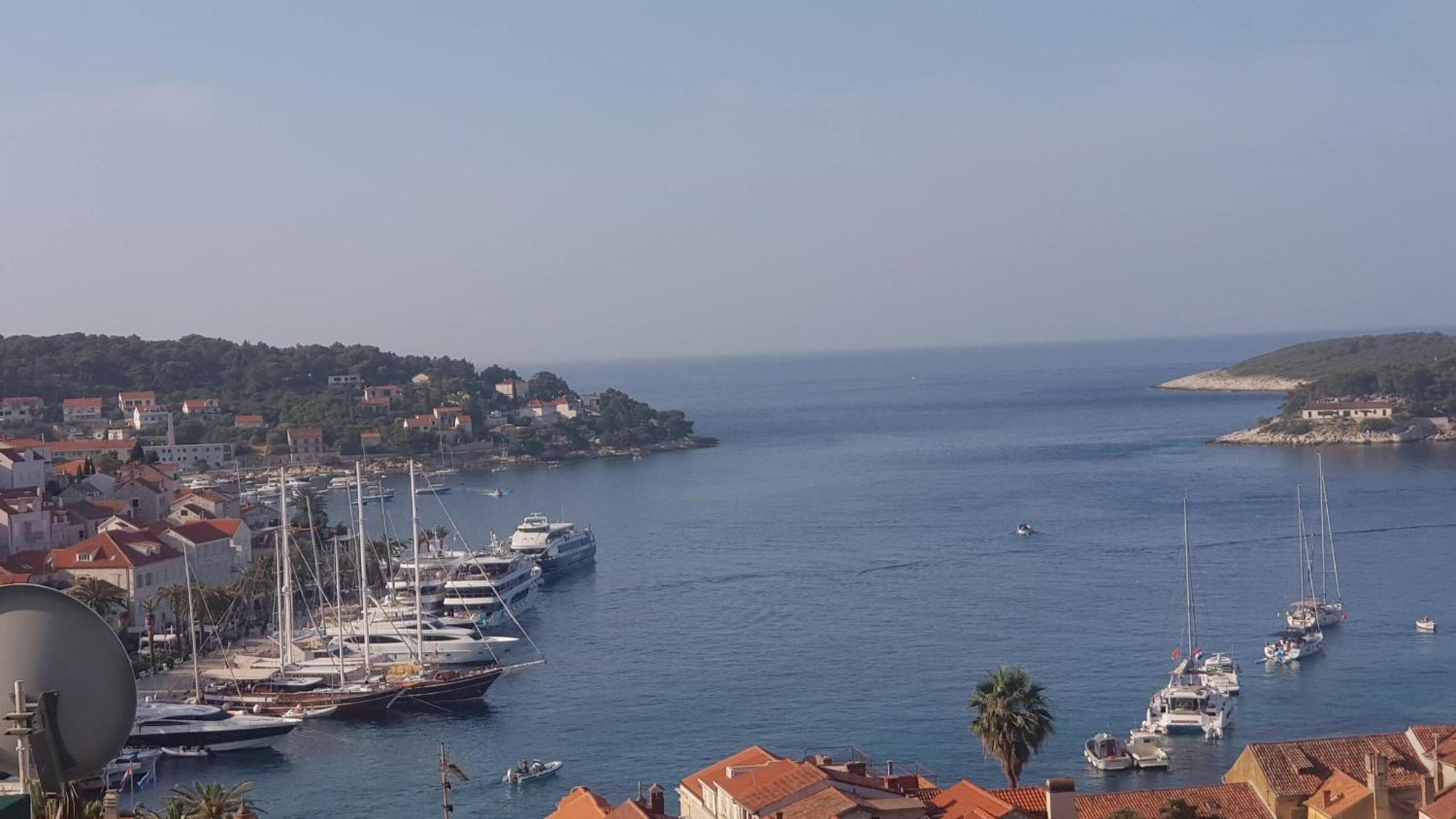 Apartments Boćin Rosso Hvar Town Esterno foto